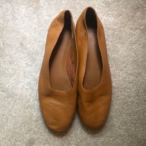 Brown leather Vince women’s size 8 flats